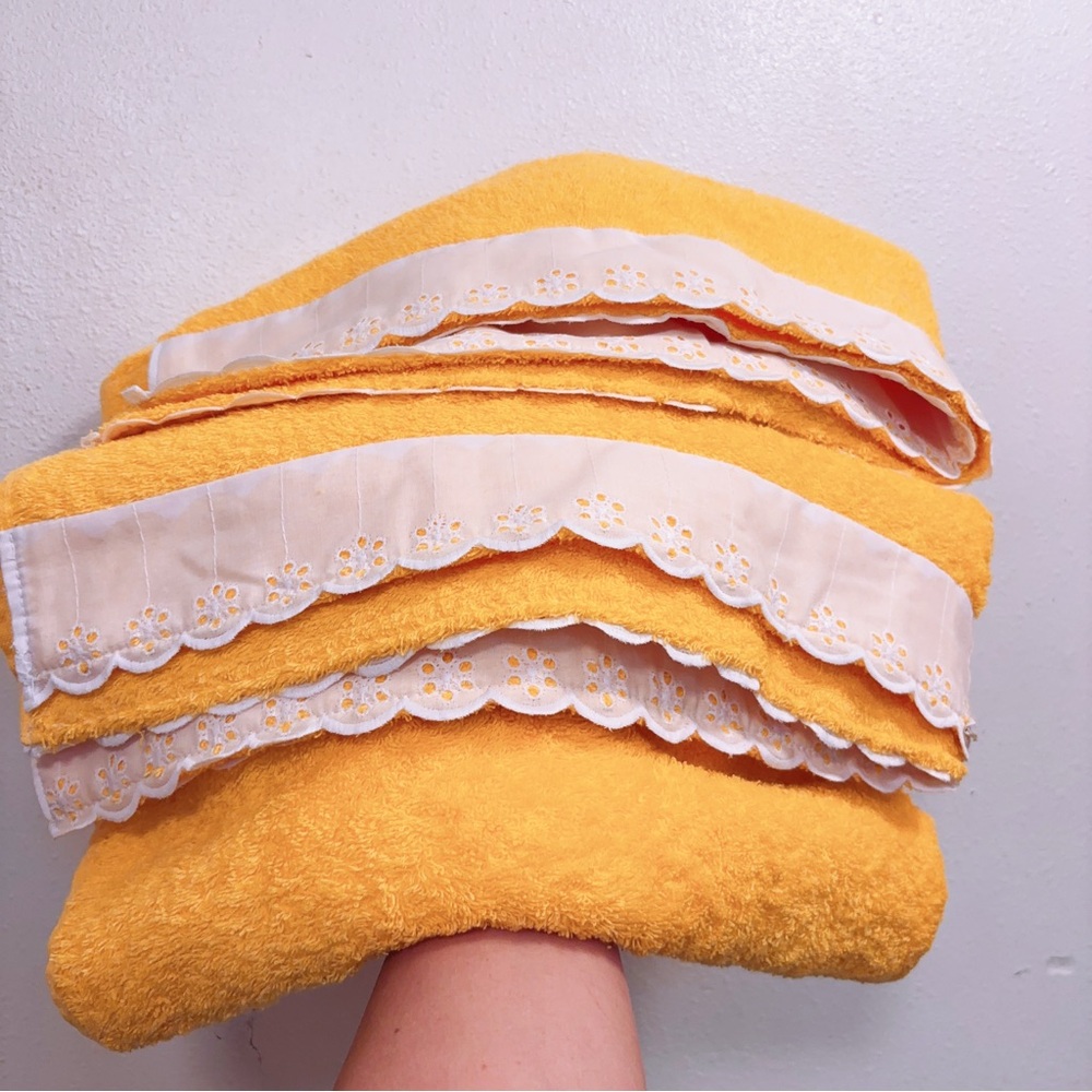 Set of 2 New Butterscotch Vintage Large Yellow Beach Towel W Lace Trim 47”X31”